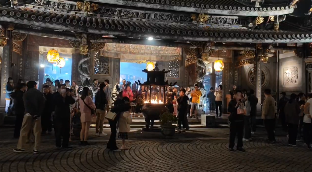 快新聞/大龍峒保安宮國運籤出爐!子時抽出「歲君」籤 提醒凡事「做好準備」