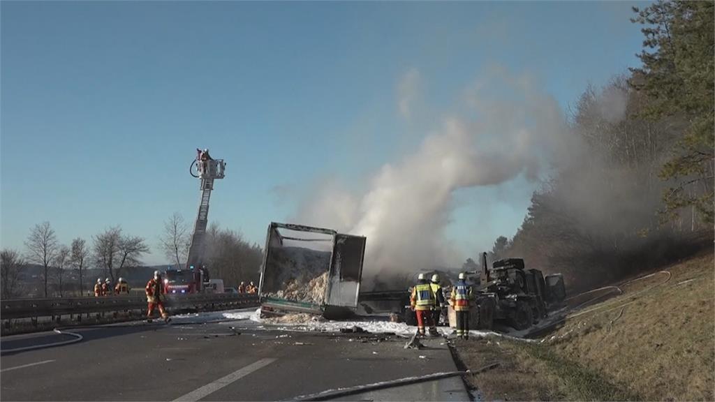 德聯結車撞美軍車起火 駕駛身亡.美軍毫髮無傷