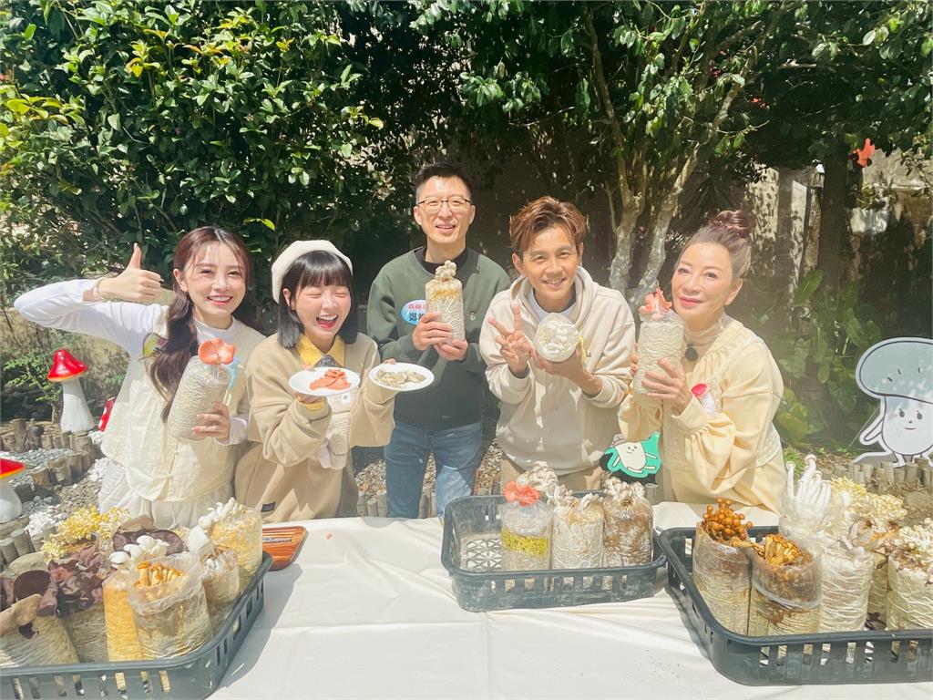 《綜藝新時代》體驗百菇職人要去「逛包」楊繡惠超興奮!到現場怒喊「想被打得滿頭」