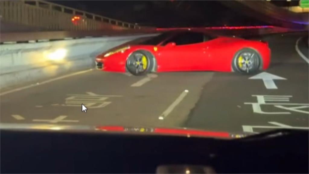 借超跑帥一波! 酒駕男載女友遇路檢迴轉卡路中