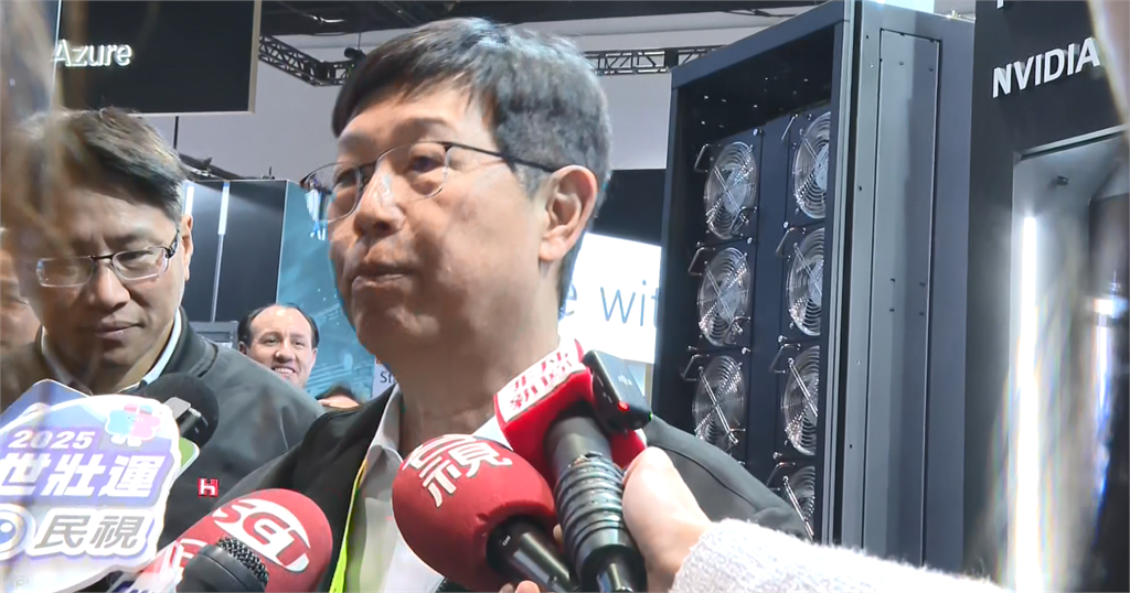 直擊輝達GTC大會! 黃仁勳逛展和台廠博感情