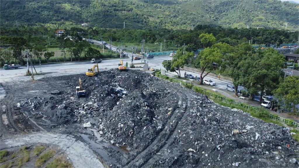 光復鄉重災清出5586噸垃圾　堆積成山恐成隱患