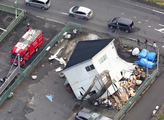 秋雨鋒面發威！　日本茨城縣颳龍捲風　多棟建物損毀