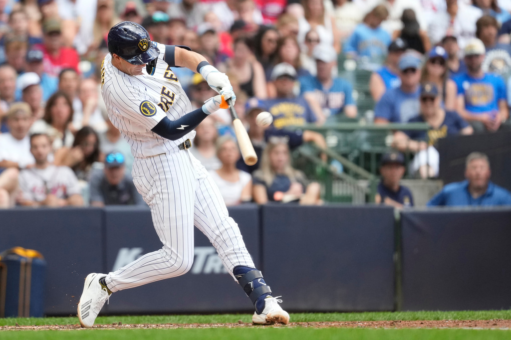 MLB(影)／釀酒人22歲菜鳥比賽沒盡全力跑！總教練把他換下場坐冷板凳警告一下
