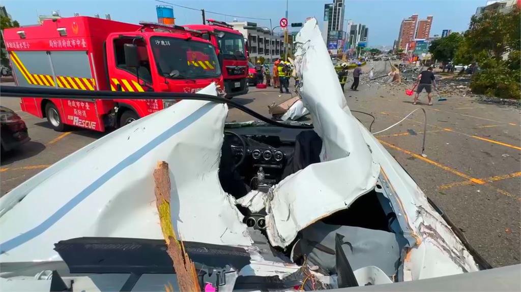 快新聞/悚!台中沙鹿嚴重車禍 向上路「長下坡」多車追撞11人送醫
