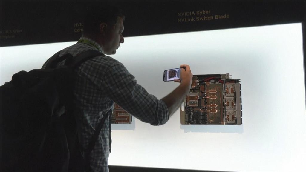 再點名台灣「搶走晶片生意」 川普:太丟臉了!