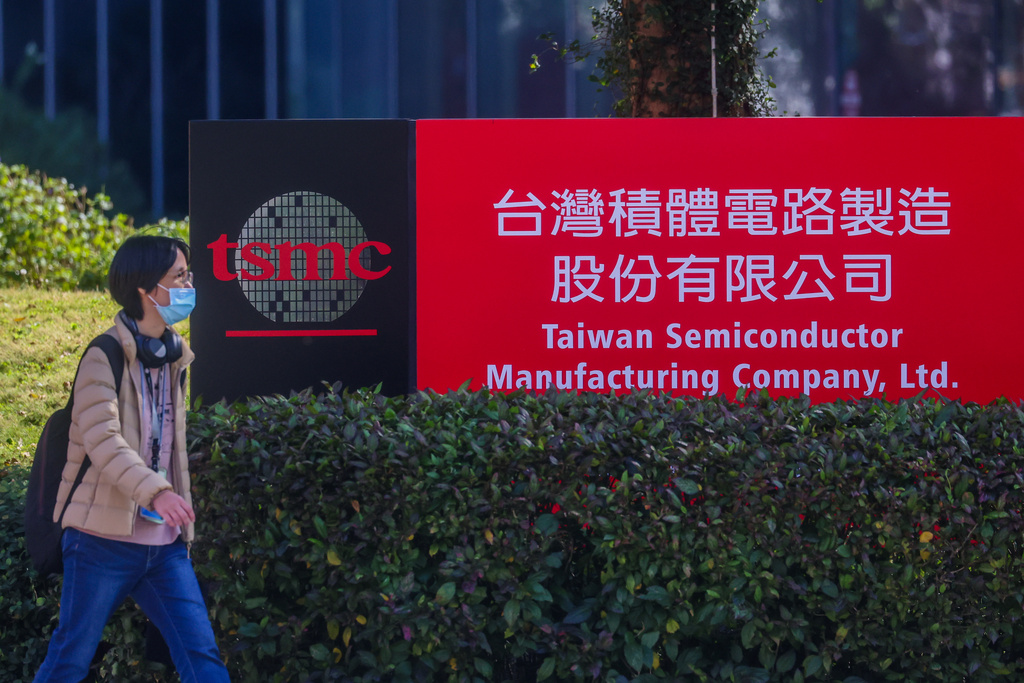 台積電爆罕見借鑒英特爾！外媒示警「神山最大隱憂」：恐削弱領先優勢