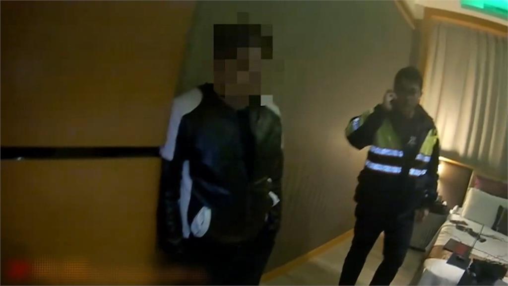 新北警汽旅臨檢逮毒蟲 赫見「空白證件」製造偽卡