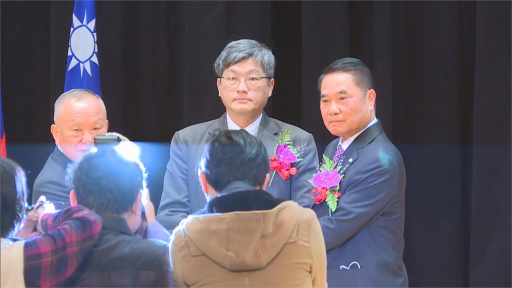 鍾東錦週日風光上任縣長　徐耀昌、鍾東錦致詞　大開「苗栗國」玩笑