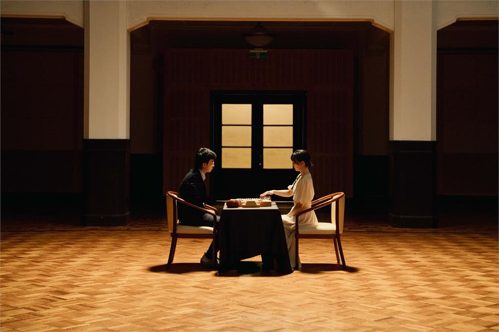 快新聞/人生如棋、落子無悔! 文總《匠人魂》紀錄黑嘉嘉與許皓鋐職涯「最好一著」