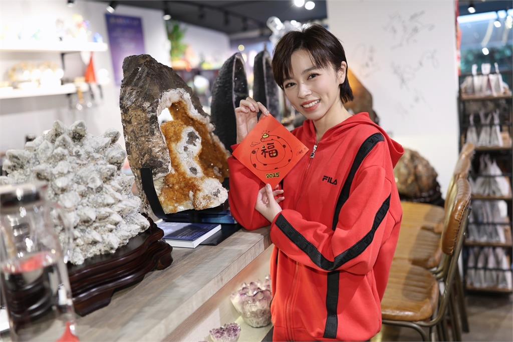 新年到王瞳自曝和摯愛做1事最想念!手繪版自畫像、手沖咖啡自我療癒