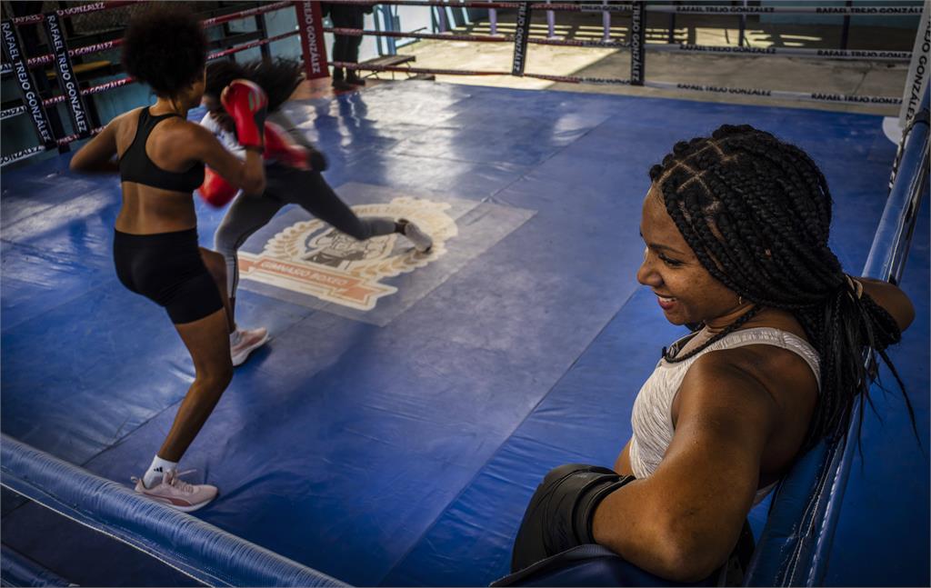自建國來禁令終於打破　古巴解除女性拳擊禁令