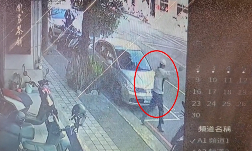 用生命擋車！攔停駕駛沒看到　阿伯「衝公車前」驚險畫面曝
