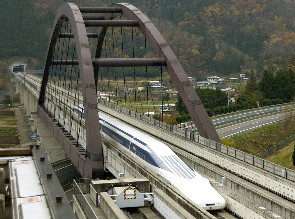 東海道新幹線「維修保養車」相撞　濱松～名古屋列車大範圍停駛