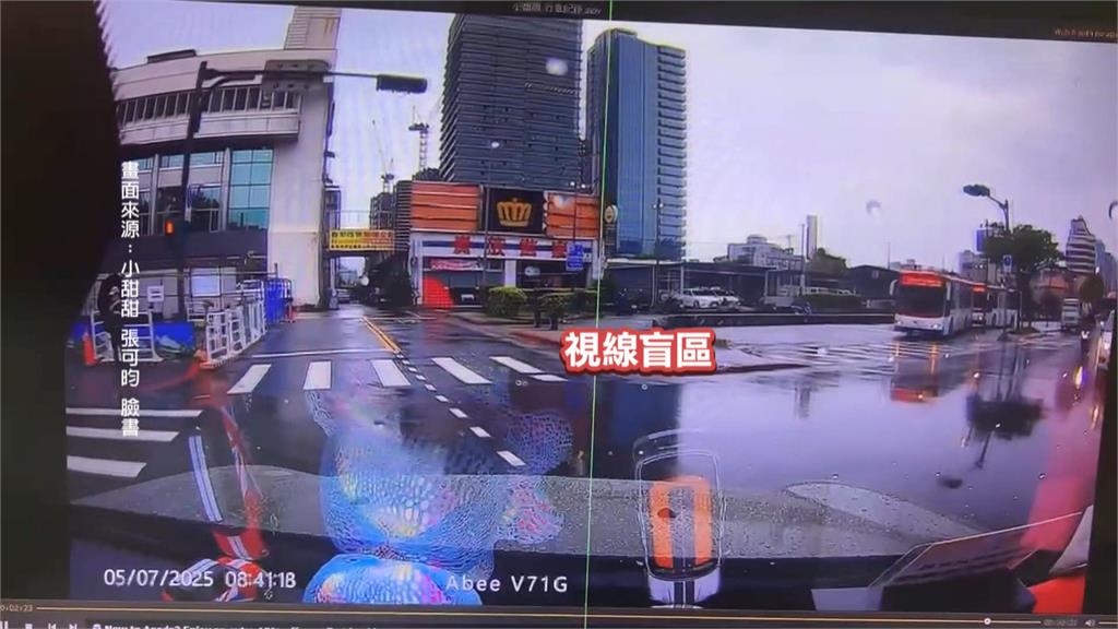 小甜甜公開車禍畫面嗆「正義不退讓」　網友轟要讓直行車