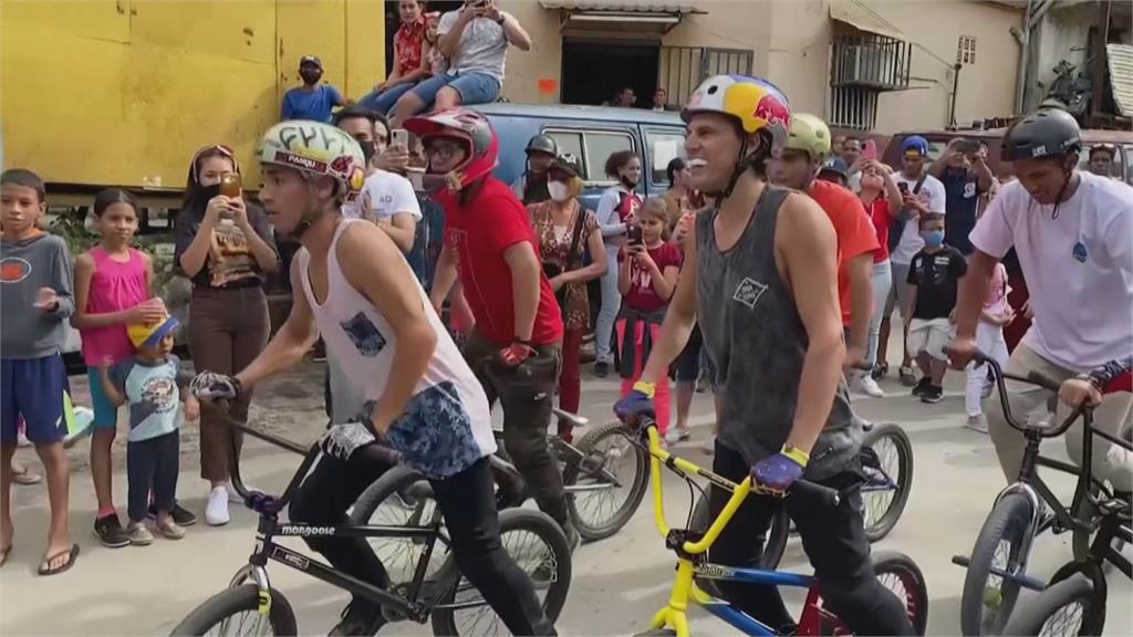 委內瑞拉東奧花式單車銀牌選手　貧民窟秀特技撫慰人心