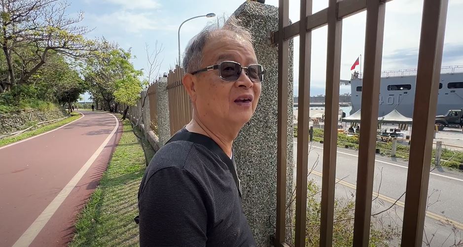 快新聞/超帥!玉山艦今首次泊靠花蓮港 民眾駐足觀看「紀錄壯觀一刻」
