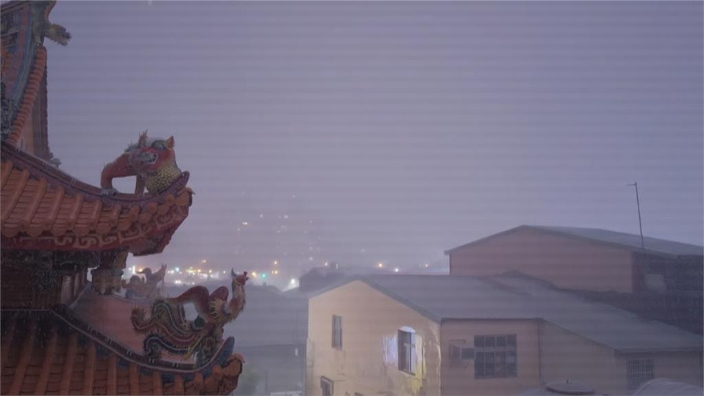 台中雷雨轟炸整夜 山區土石流阻路居民受困