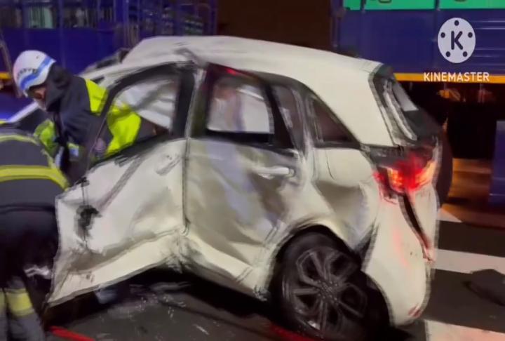宜蘭五結死亡車禍 聯結車與小客車3死2傷