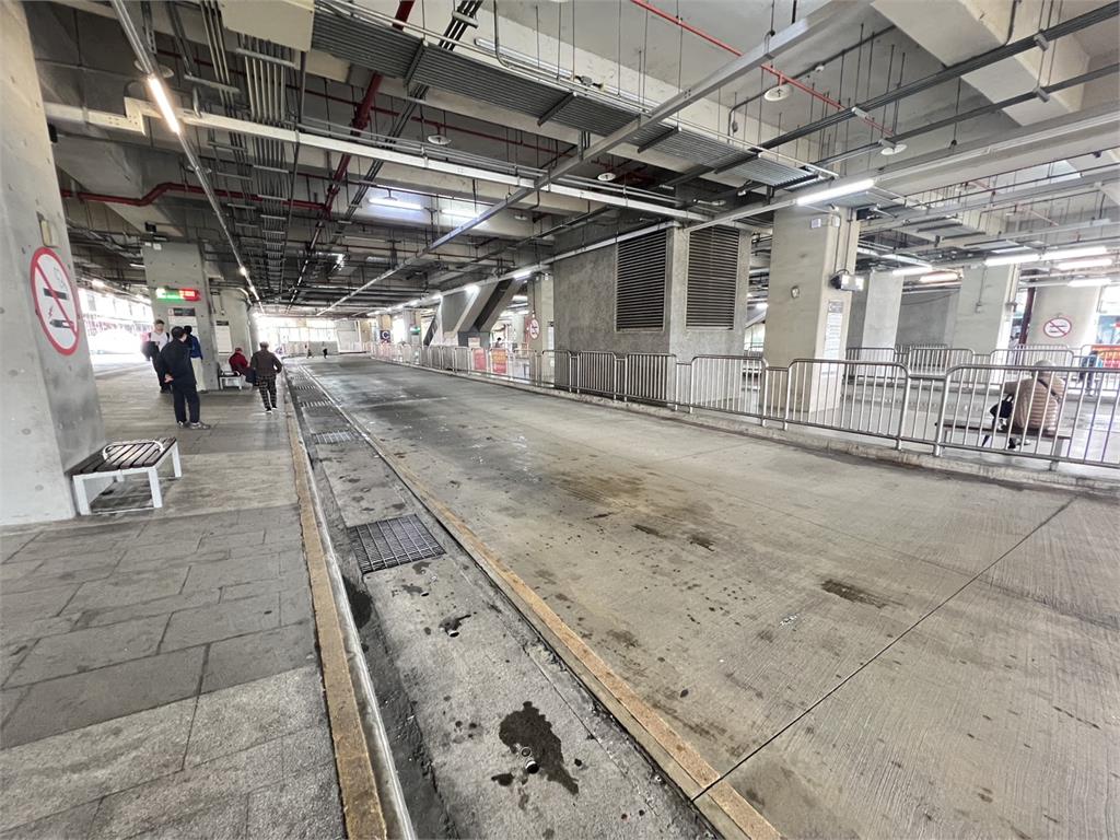 運將公車轉運站受傷踩空手斷　影響生計國賠成功！