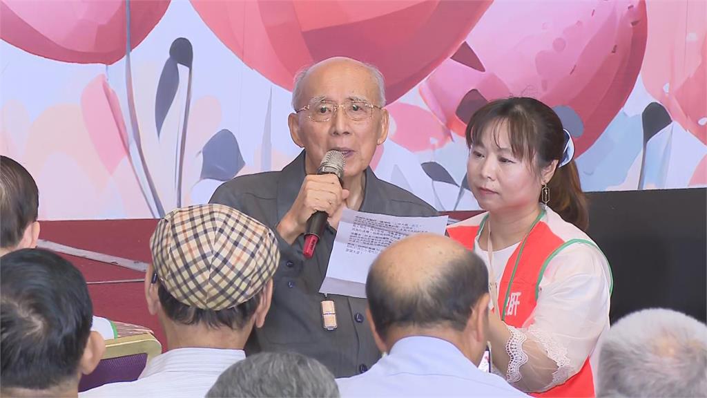 快新聞／全場嚇壞！88歲吳伯雄登台突摔倒　本人竟說：不知還能活多久
