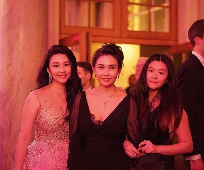 《瑪利歐》真人版被他翻出!劉德華與「性感女神」同框讓網現回憶殺