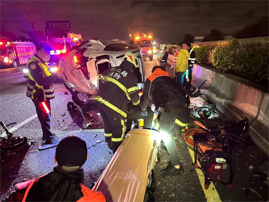 快新聞/春節不平靜!國1彰化段深夜4車追撞 1死6傷