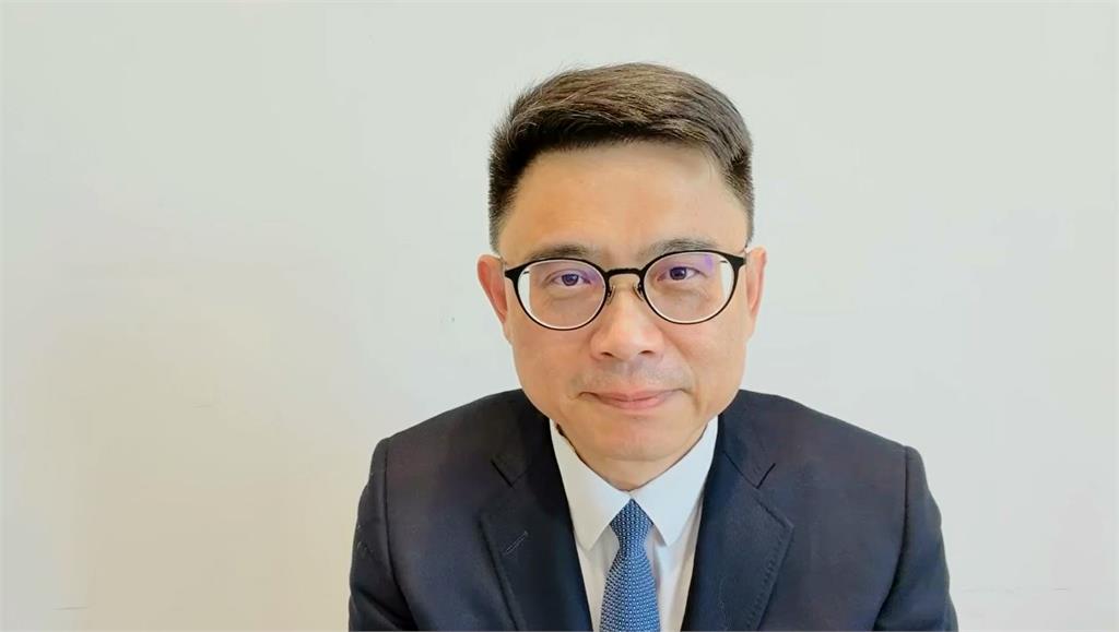 快新聞/「陳三歲」又調皮了!假餵安芝儇真自吃 賴瑞隆:盼博君一笑