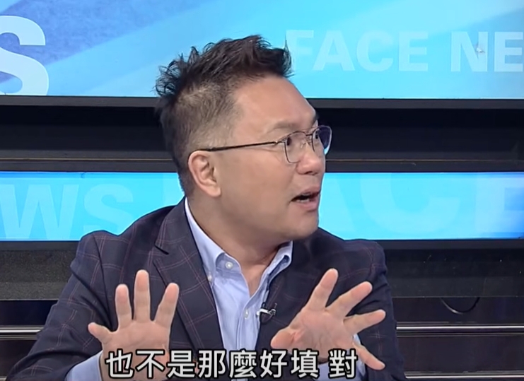藍議員嘆「連署書很難填」!網酸「已知用火」:罷免這麽久才發現不容易?