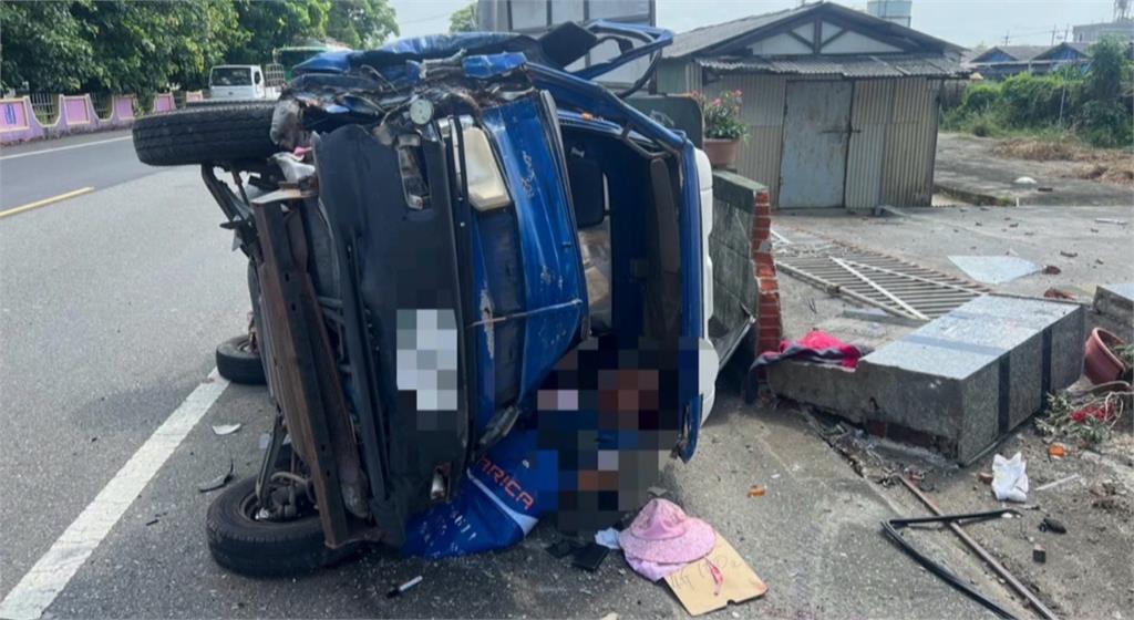 台南2自撞車禍！　　轎車撞分隔島衝民宅　小貨車撞圍牆側翻