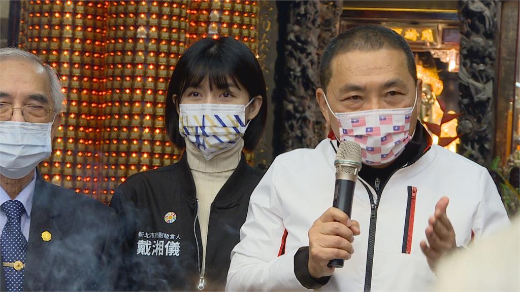 為子弟兵領軍拜廟!備戰年底議員選戰 侯友宜率子弟兵祈福