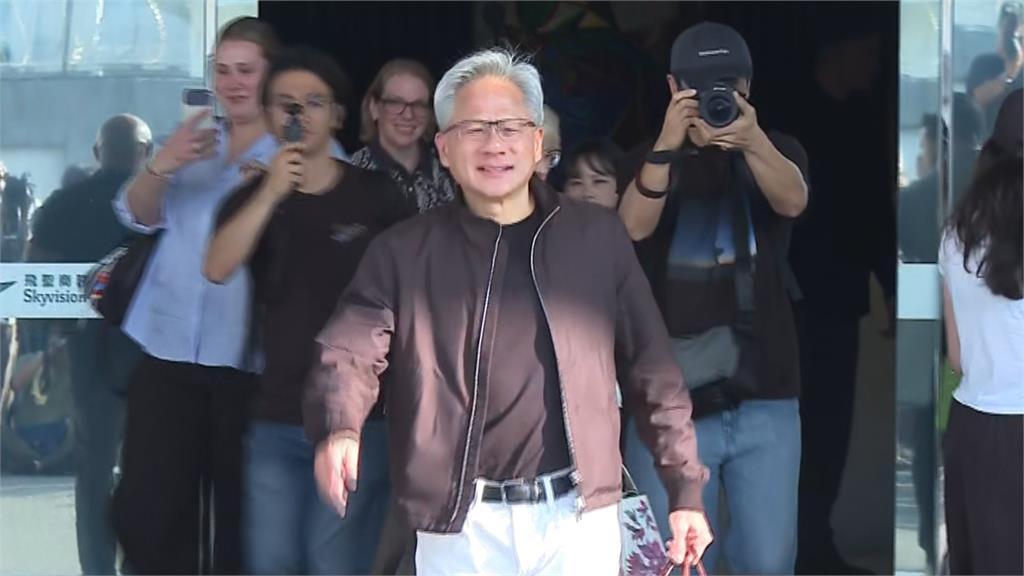 黃仁勳提前空降台灣!抵台第一件事不是吃美食 衝去「養龍蝦」