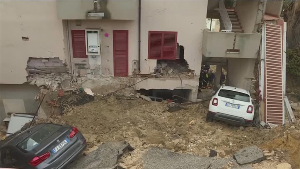 西西里島暴雨襲擊　路段遭洪水沖塌現天坑
