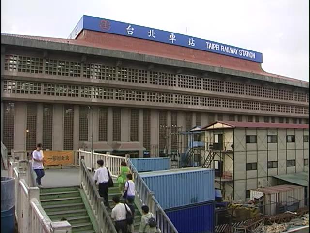 關鍵今日／一票人「無預警癱瘓」台北車站交通！現場「要求總統1事」外媒也震撼