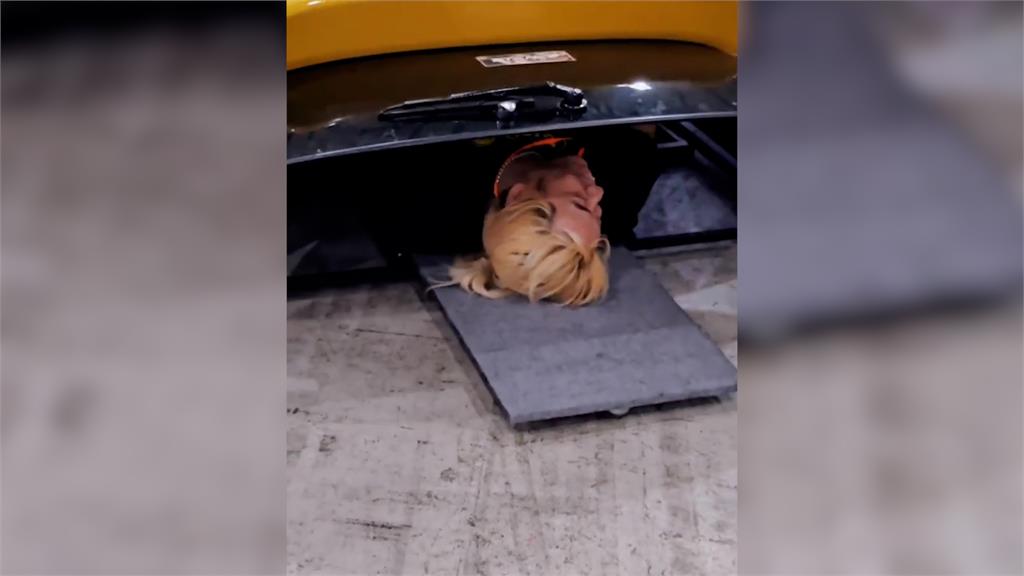 不是P圖！「全台最扁」車體僅到成人膝蓋高　網驚：以為是遊戲Bug