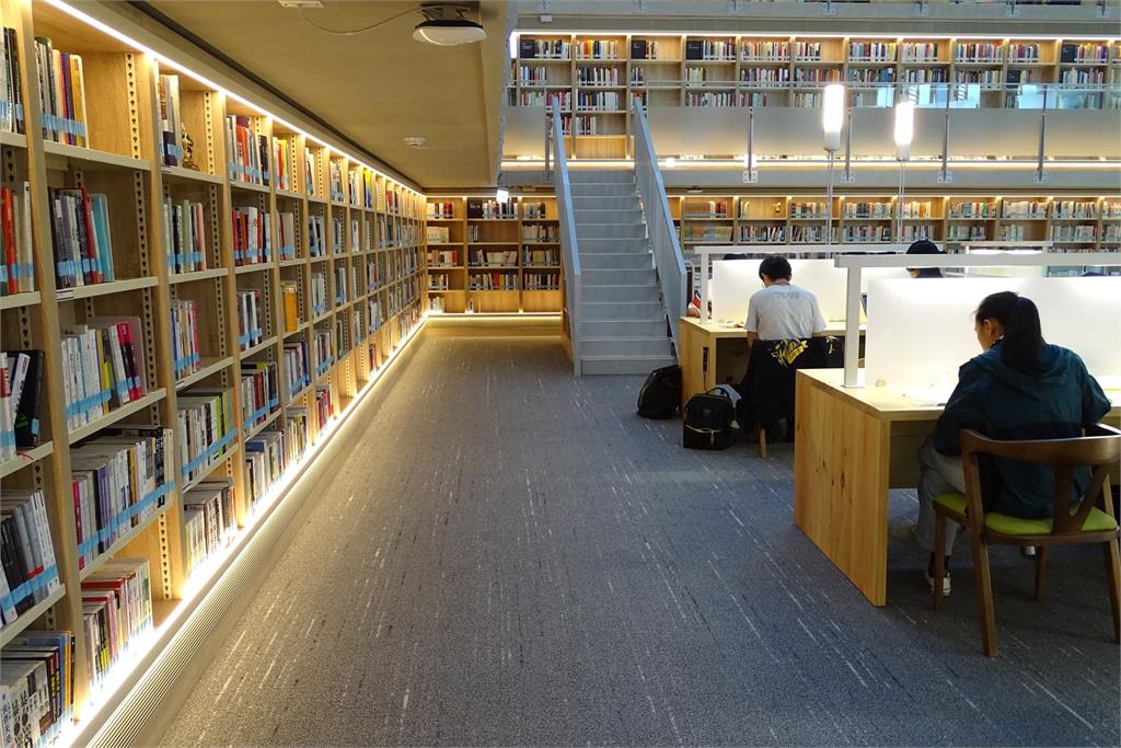全台最漂亮大學圖書館!網狂讚「這間」像高級飯店 公私立霸主出爐