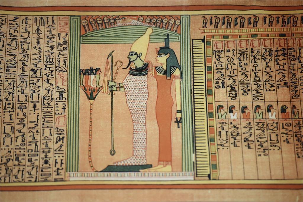 100年來首次！埃及考古學家宣布：發現完整《死者之書》、全力翻譯中　