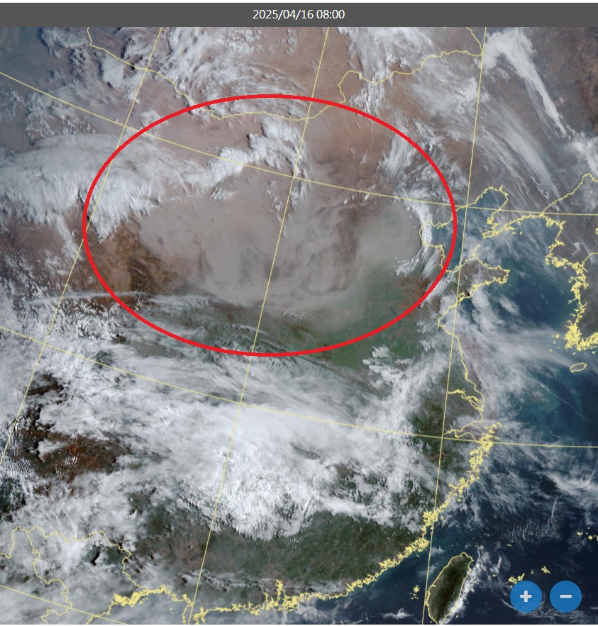 衛星雲圖看沙塵暴!鄭明典揭「南下侵台機率」:台灣附近暫時散不去