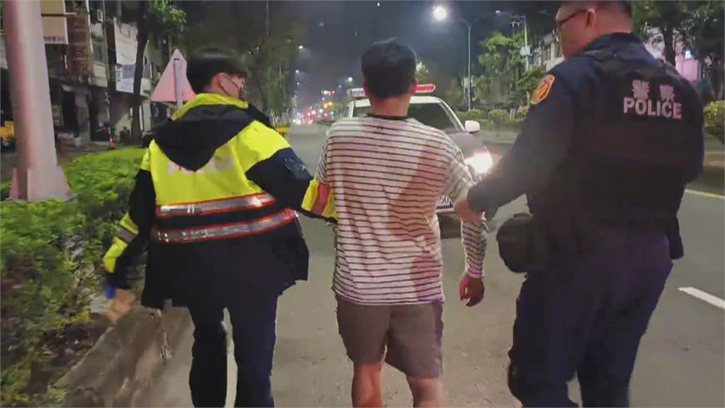 快新聞／又毒駕？凌晨高雄「1車未剎車」撞停等紅燈車輛　警方起出疑毒品物質