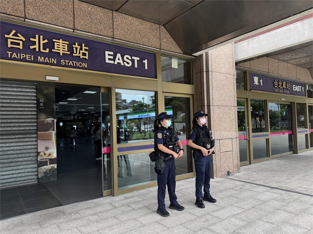 北車東一門亂扔水瓶、石頭　男子遭保護管束強制送醫