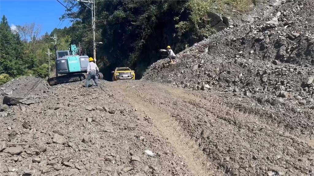 台8線83k路基掏空「大天坑」　梨山往大禹嶺加速搶通