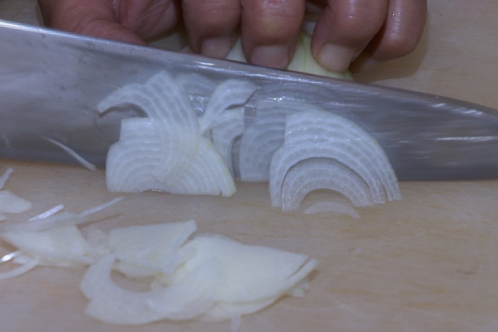 洋蔥「這部位」最精華先別丟！醫曝「2吃法」護腎、顧心效果秒翻倍