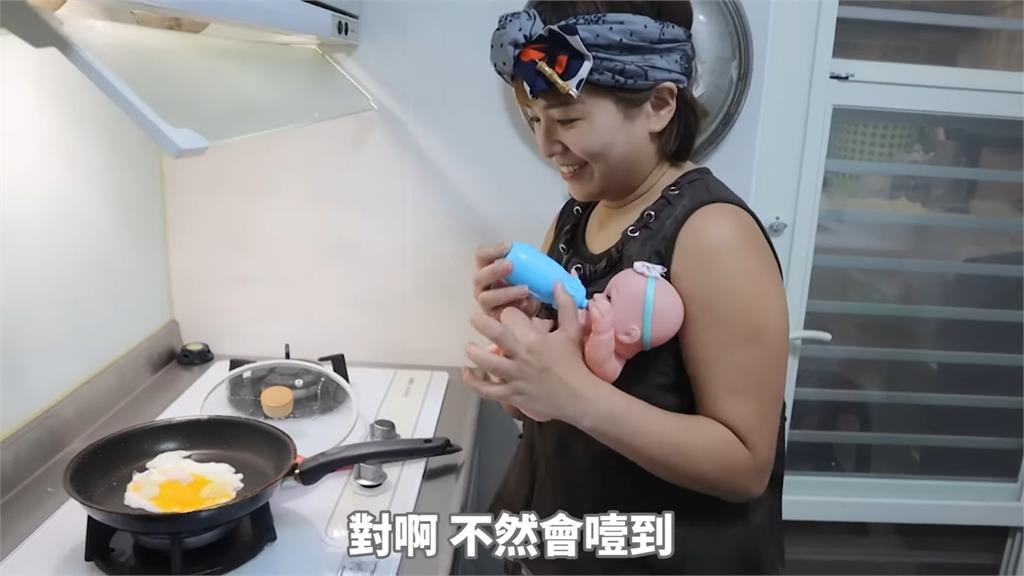 正妹體驗一天全職媽媽!拐娃跑3樓竟意外丟包 網嘆:好像看到我自己