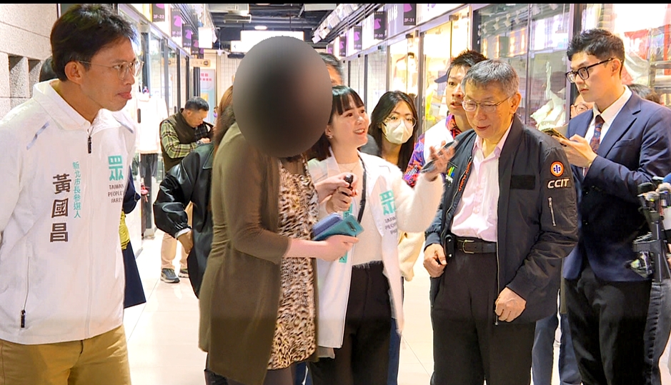 中正萬華藍綠白搶8席! 柯文哲站台吳怡萱遇"尷尬插曲"