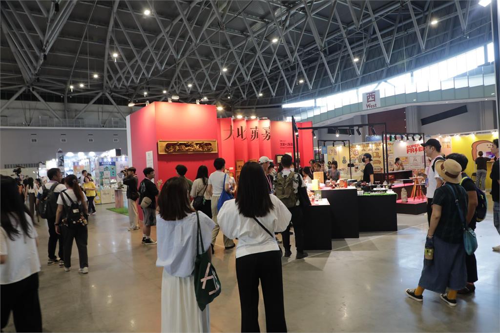 蕭美琴合體黃偉哲!大台南會展中心開箱文博會主展區
