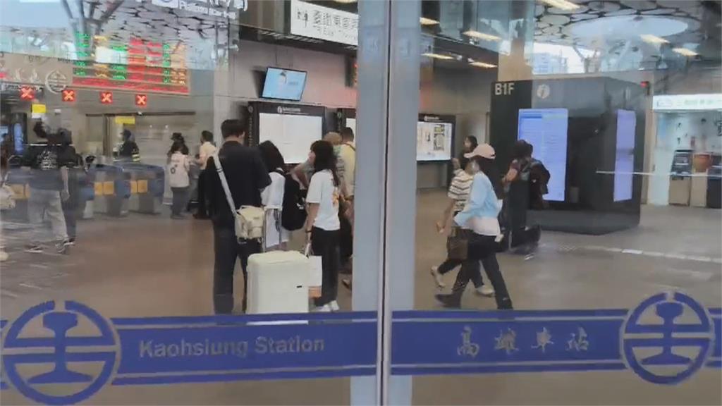 情緒低落！　高雄車站男持美工刀閒晃　民眾嚇壞報警