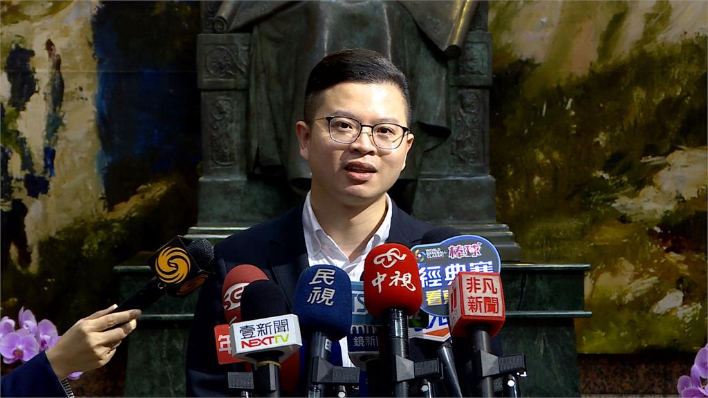 捲性騷…凌濤自稱「頭號公敵」仇恨值高!他揭「藍營鬥爭黑幕」網驚:果然是內行