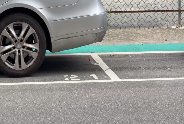 「搶車位」爆全武行！ 兩男當街大打出手互告傷害