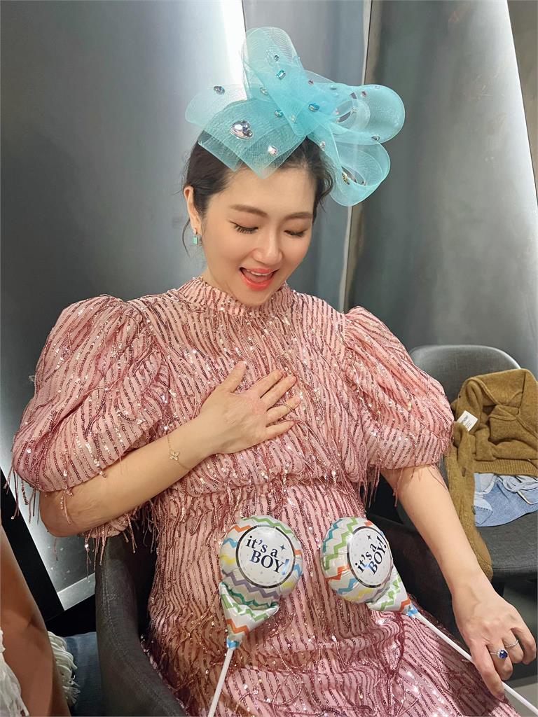 Selina寶寶「小腰果」性別揭曉!氣色紅潤「4個月孕肚」首曝光