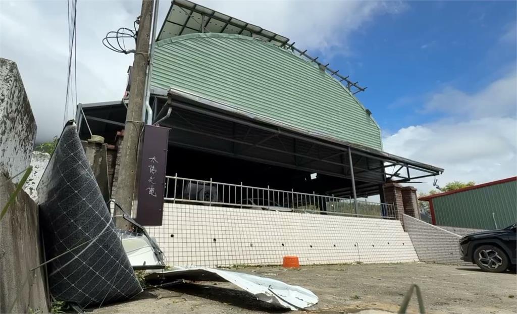 台東多處校園災損　陳樹菊圖書館屋頂被吹掀